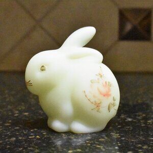 FENTON Glass Bunny Hand Painted Signed Vintage 48 Years No Flaws